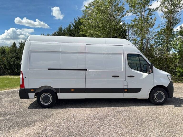 Renault Master FOURGON FGN TRAC F3500 BLUE DCI 135 CONFORT - Image 03 (July 7, 2026)