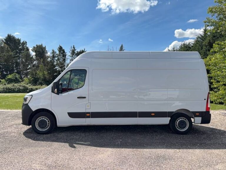 Renault Master FOURGON FGN TRAC F3500 BLUE DCI 135 CONFORT - Image 04 (July 7, 2026)