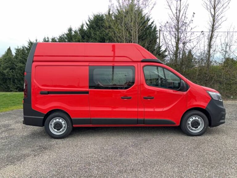 Renault Trafic FG BLUE DCI 150 3T GSR2 ADVANCE - Image 03 (July 7, 2026)