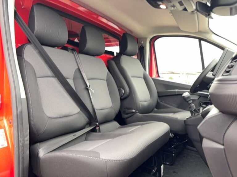 Renault Trafic FG BLUE DCI 150 3T GSR2 ADVANCE - Image 07 (July 7, 2026)