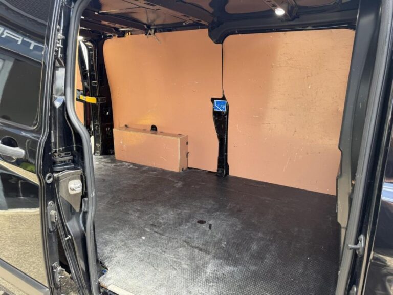 Ford Transit Custom Fourgon II 280 2.0 EcoBlue diesel 136 LIMITED - Image 18 (July 7, 2026)