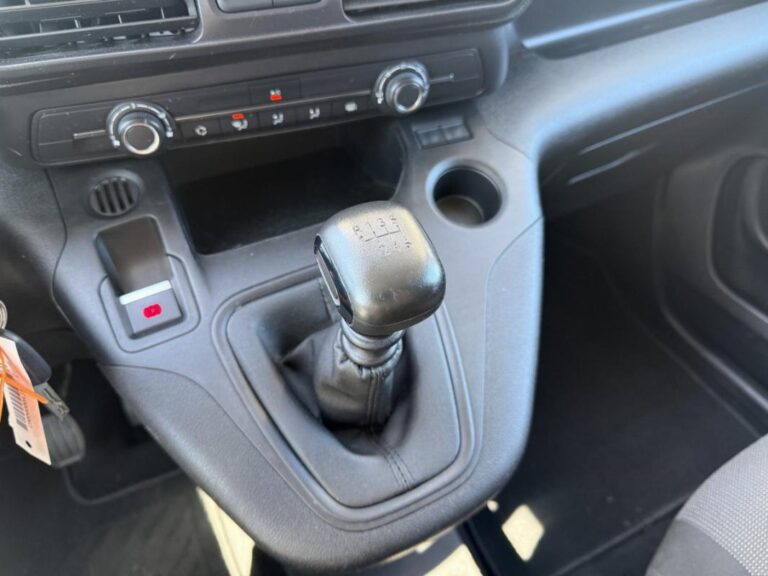 Citroën Berlingo III M 1000kg BlueHDi 100 S&S BVM Driver / 1ère main TVA récupérable Apple CarPlay - Image 15 (July 7, 2026)