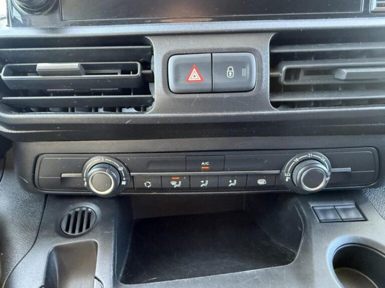 Citroën Berlingo III M 1000kg BlueHDi 100 S&S BVM Driver / 1ère main TVA récupérable Apple CarPlay - Image 17 (July 7, 2026)