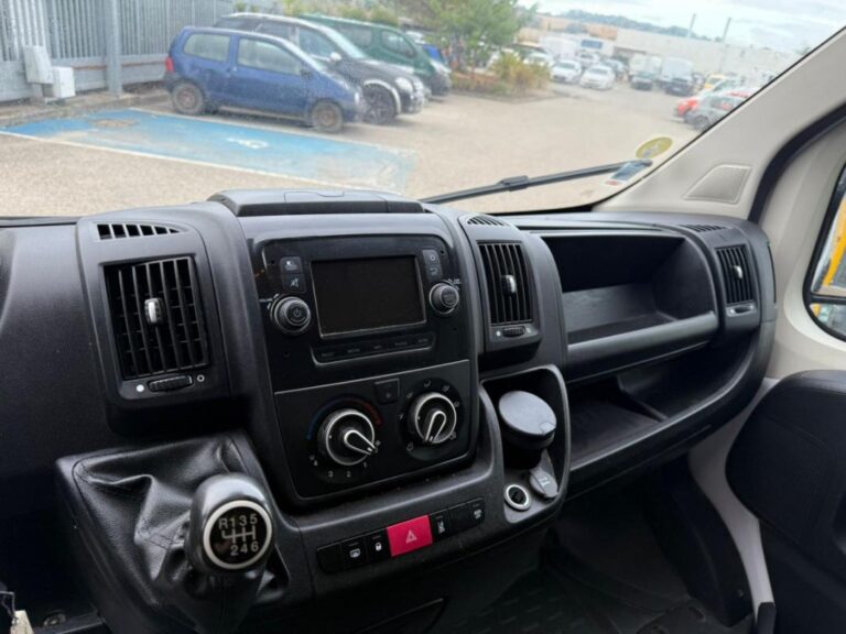 Citroën Jumper II 33 BlueHDi 140 S&S BVM6 Driver - Image 18 (July 7, 2026)