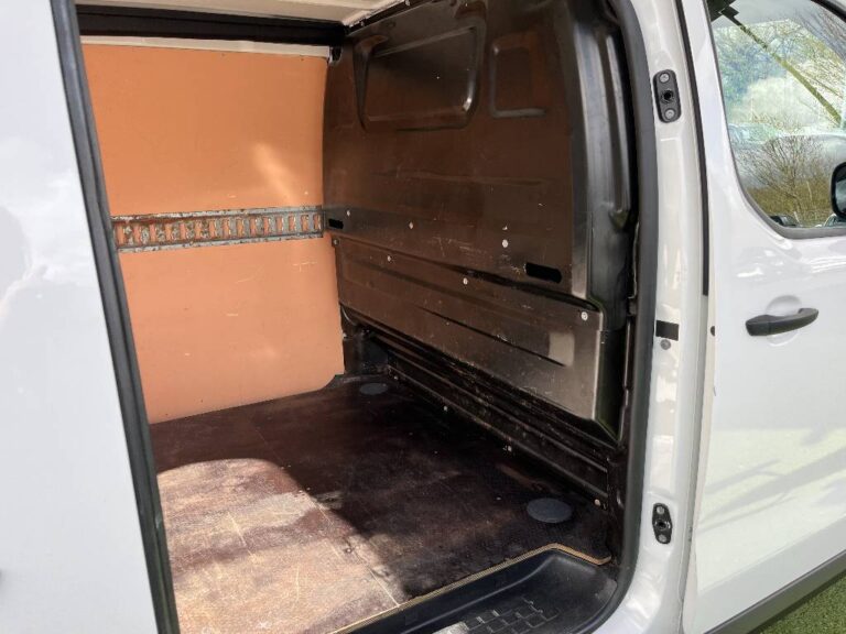 Citroën Jumpy III M 1.5 BLUEHDI 120CH S&S DRIVER - Image 11 (July 7, 2026)