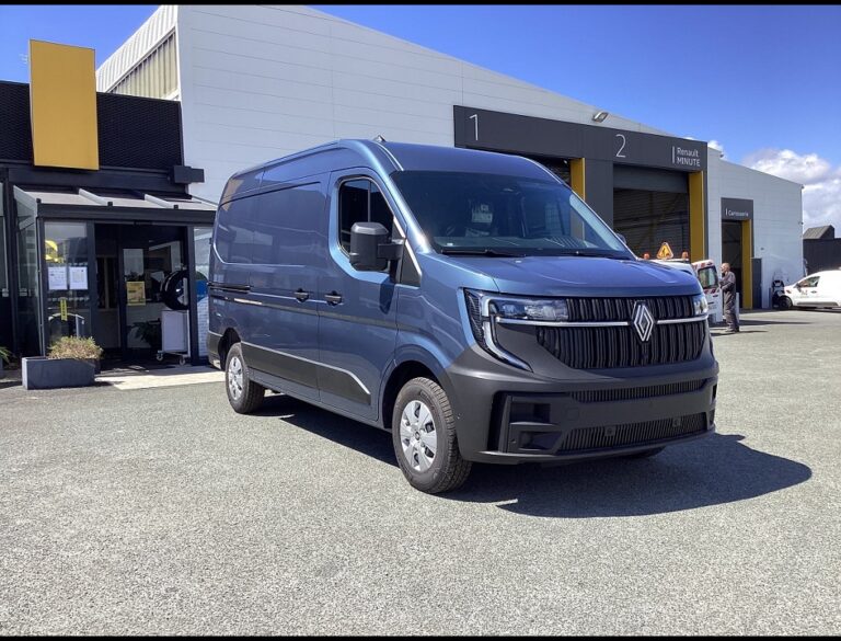 Renault Master EXTRA 3.5T BLUE DCI 150 - Image 03 (July 7, 2026)