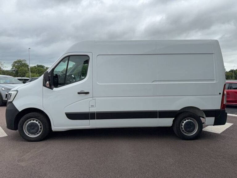 Renault Master FOURGON FGN TRAC F3500 BLUE DCI 135 CONFORT - Image 02 (July 7, 2026)