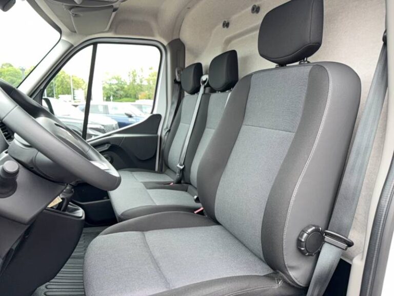 Renault Master FOURGON FGN TRAC F3500 BLUE DCI 135 CONFORT - Image 09 (July 7, 2026)