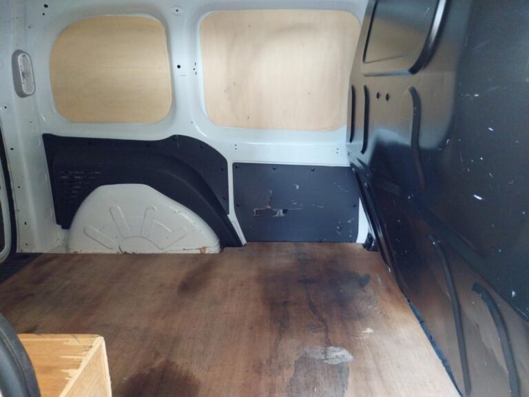 Renault Kangoo Express BLUE DCI 95 EXTRA R-LINK - Image 15 (July 7, 2026)