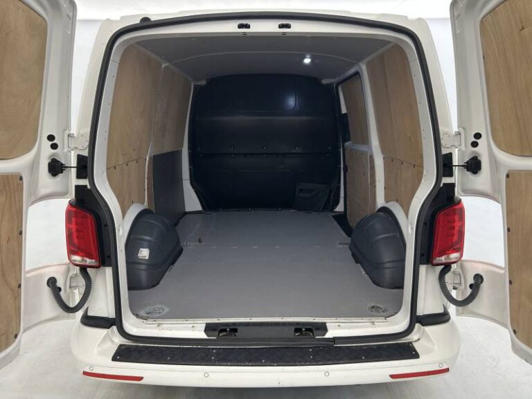 Volkswagen Transporter FOURGON 6.1 VAN 2.0 TDI 110 BVM5 BUSINESS PLUS - Image 18 (July 7, 2026)