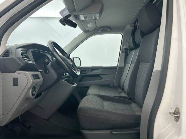 Volkswagen Transporter FOURGON 6.1 VAN 2.0 TDI 110 BVM5 BUSINESS PLUS - Image 09 (July 7, 2026)