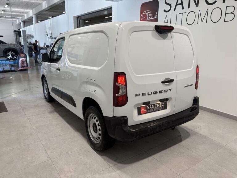 Peugeot Partner 1.5 BLUEHDI 130CV EAT8 - Image 04 (July 7, 2026)