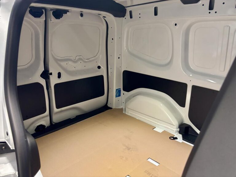 Renault Kangoo Van L1 BLUEDCI 95 - Image 08 (July 7, 2026)