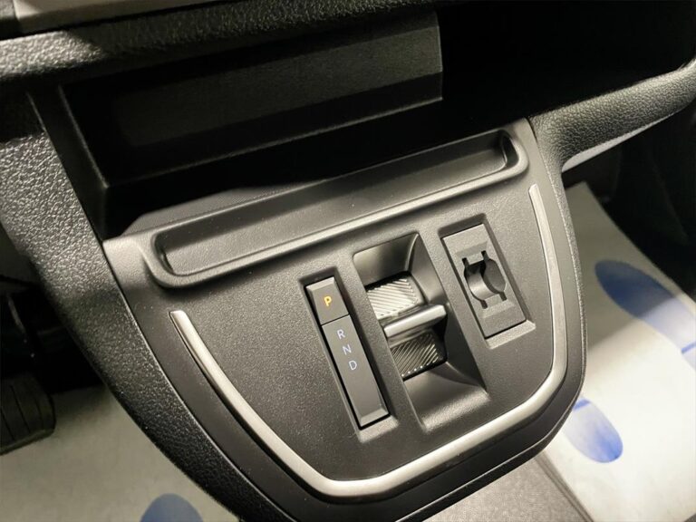 Peugeot Expert M 2.0 BLUEHDI 145 EAT8 - Image 19 (July 7, 2026)