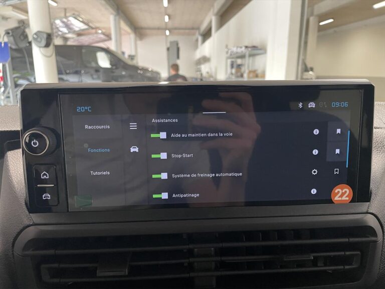 Citroën Jumpy DOUBLE CABINE 2.0 XL BLUEHDI 180 EAT8 - Image 13 (July 7, 2026)
