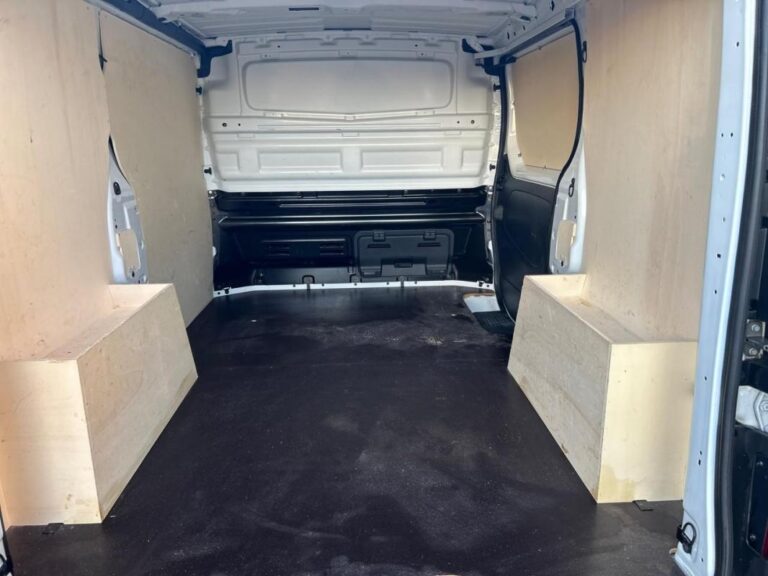 Renault Trafic FOURGON FGN 3000 KG BLUE DCI 130 GRAND CONFORT - Image 13 (July 7, 2026)