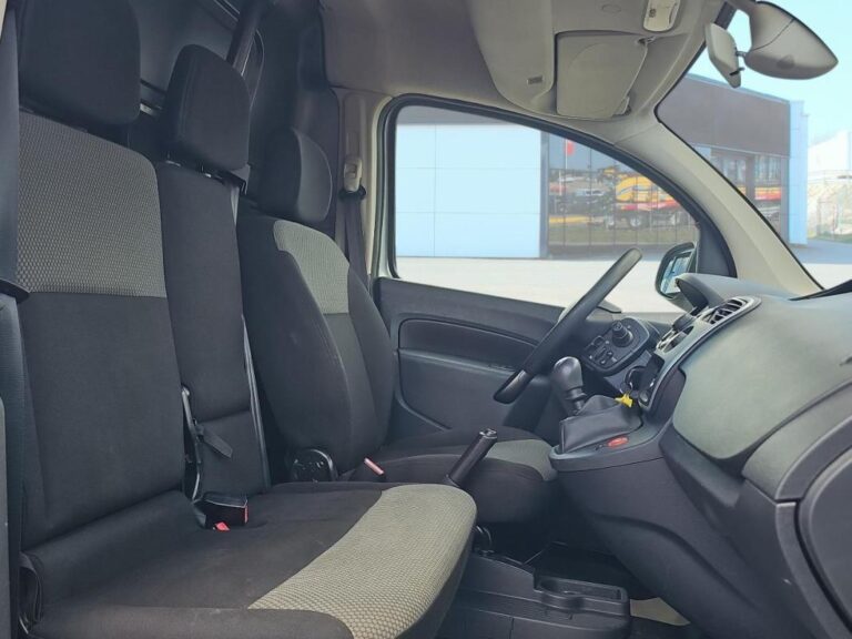 Nissan NV250 FOURGON L1 DCI 95 N-CONNECTA - Image 11 (July 7, 2026)