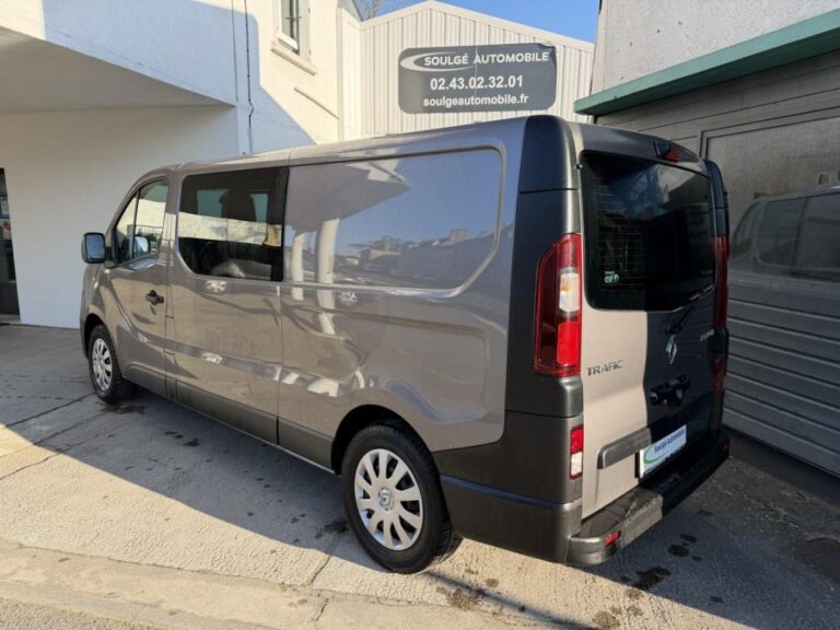 Renault Trafic III 2.0 dCi 120  » 5 places - Image 02 (July 7, 2026)