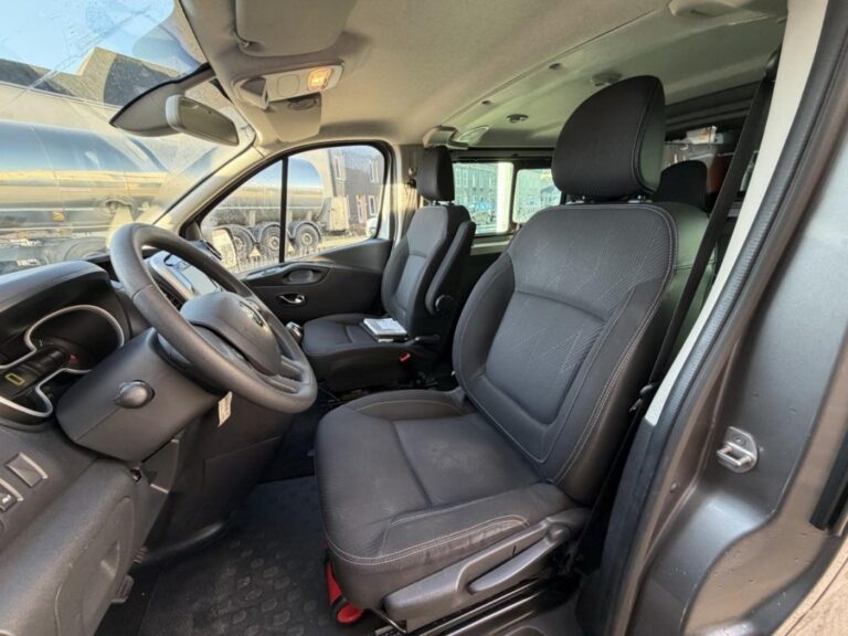 Renault Trafic III 2.0 dCi 120  » 5 places - Image 08 (July 7, 2026)
