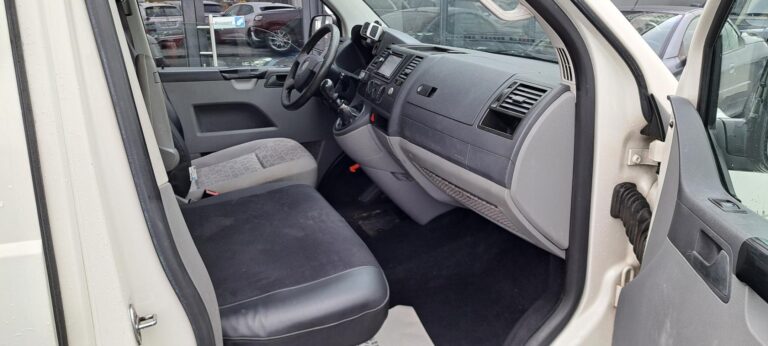 Volkswagen Transporter FOURGON FGN TOLE LB 2.5 TDI 130 3.0T CONFORT PLUS - Image 04 (July 7, 2026)