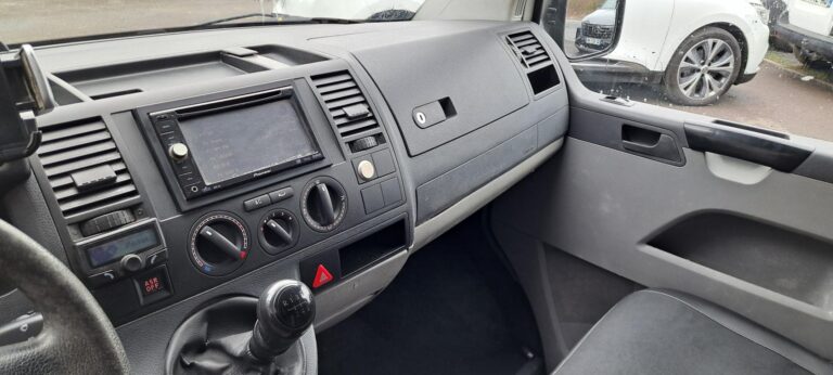 Volkswagen Transporter FOURGON FGN TOLE LB 2.5 TDI 130 3.0T CONFORT PLUS - Image 09 (July 7, 2026)