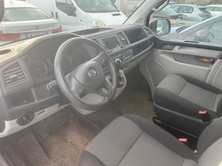 Volkswagen Transporter FOURGON FGN TOLE 2.0 TDI 150 - Image 06 (July 7, 2026)