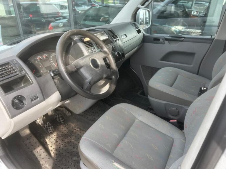 Volkswagen Transporter FOURGON FGN TOLE CB 2.5 TDI 174 2.8T - Image 08 (July 7, 2026)