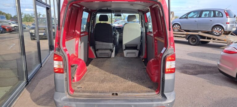 Volkswagen Transporter FOURGON FGN TOLE CB 2.0 TDI 102 FAP 2.8T - Image 05 (July 7, 2026)