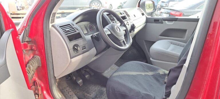 Volkswagen Transporter FOURGON FGN TOLE CB 2.0 TDI 102 FAP 2.8T - Image 08 (July 7, 2026)