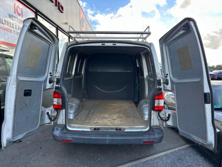 Volkswagen Transporter FOURGON FGN TOLE CB 2.0 TDI 84 FAP 2.8T - Image 06 (July 7, 2026)