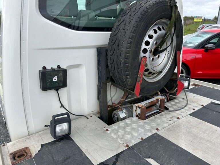 Volkswagen Transporter CHASSIS DBLE CAB CHDC 2.5 TDI 130 LONG - Image 08 (July 7, 2026)