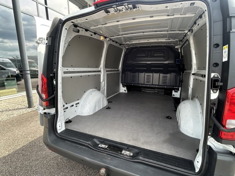 Mercedes Vito 116 CDI Long Boite Auto Attelage + Pack Navi 26900 - Image 16 (July 7, 2026)