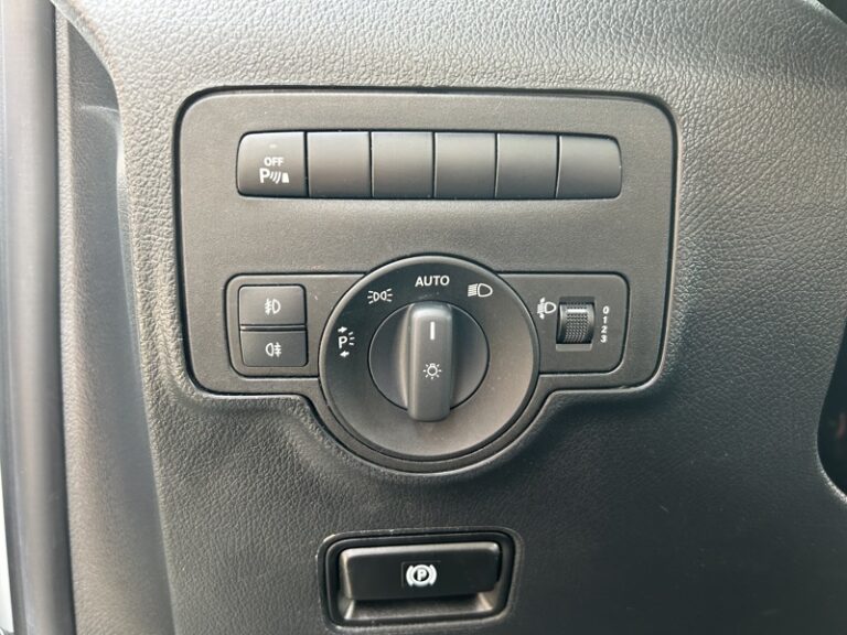 Mercedes Vito 116 CDI Long Boite Auto Attelage + Pack Navi 26900 - Image 18 (July 7, 2026)