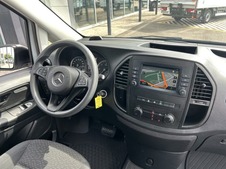 Mercedes Vito 116 CDI Long Boite Auto Attelage + Pack Navi 26900 - Image 03 (July 7, 2026)