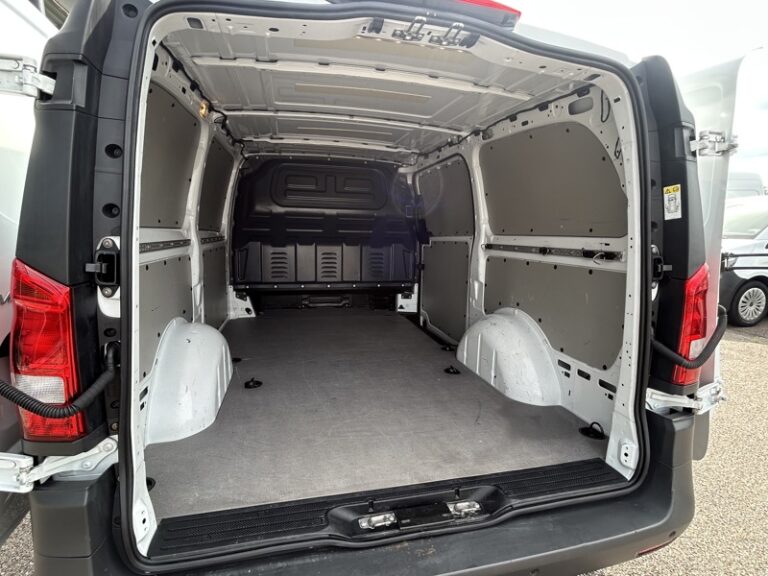 Mercedes Vito 116 CDI Long Boite Auto Attelage + Pack Navi 26900 - Image 06 (July 7, 2026)