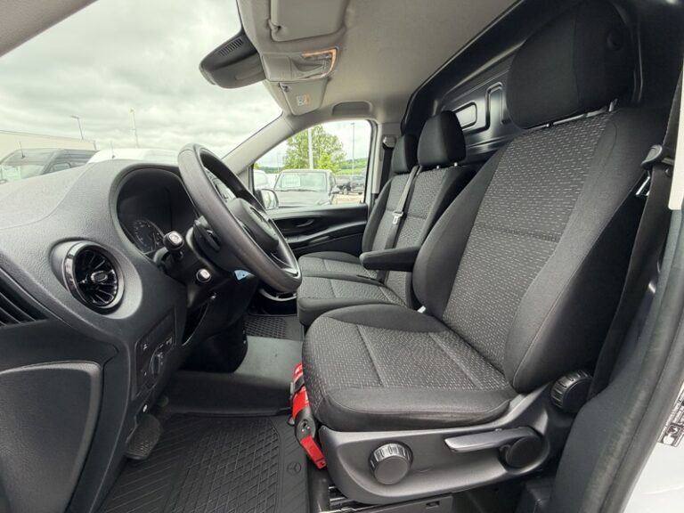 Mercedes Vito Fourgon 116 CDI Boite Auto Long Attelage Pack Navi 26990HT - Image 10 (July 7, 2026)