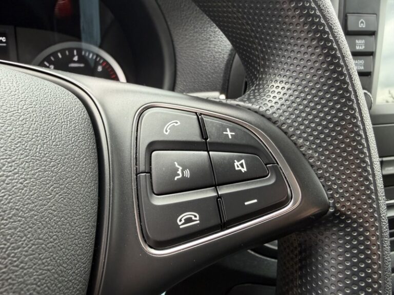 Mercedes Vito Fourgon 116 CDI Boite Auto Long Attelage Pack Navi 26990HT - Image 18 (July 7, 2026)