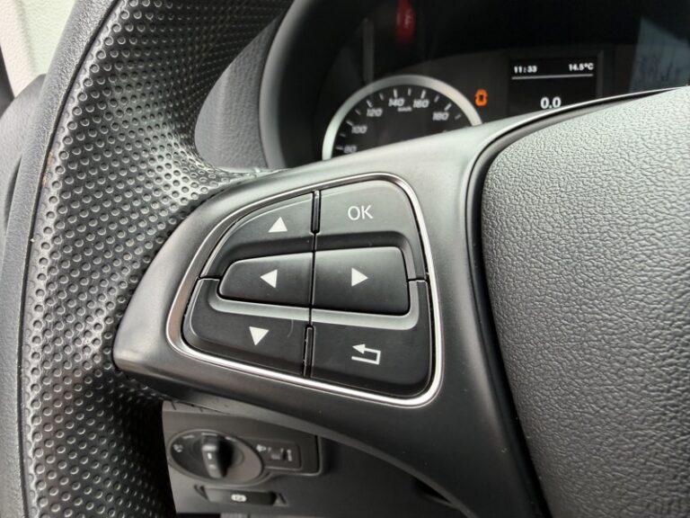 Mercedes Vito Fourgon 116 CDI Boite Auto Long Attelage Pack Navi 26990HT - Image 19 (July 7, 2026)