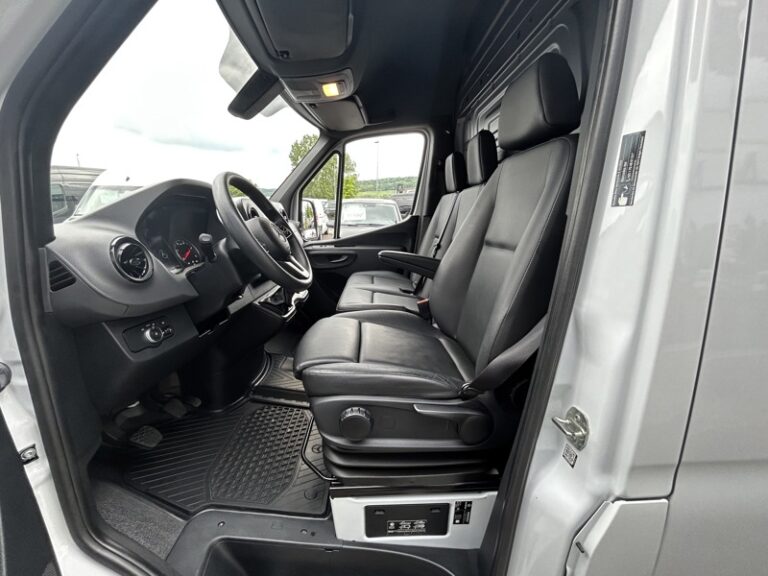 Mercedes Sprinter 315 CDI 37S 3.5T 12m3 Fourgon 24900HT - Image 04 (July 7, 2026)