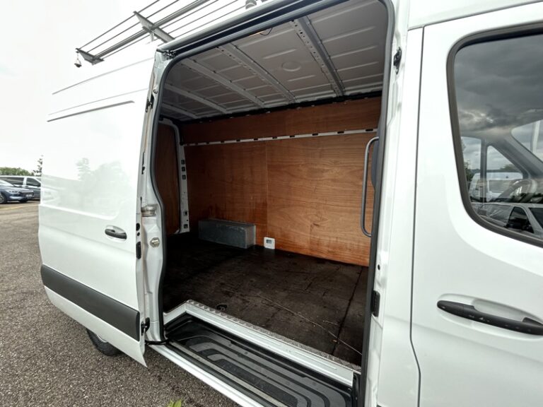 Mercedes Sprinter 315 CDI 37S 3.5T 12m3 Fourgon 24900HT - Image 06 (July 7, 2026)