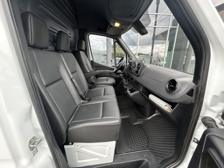 Mercedes Sprinter 315 CDI 37S 3.5T 12m3 Fourgon 24900HT - Image 07 (July 7, 2026)