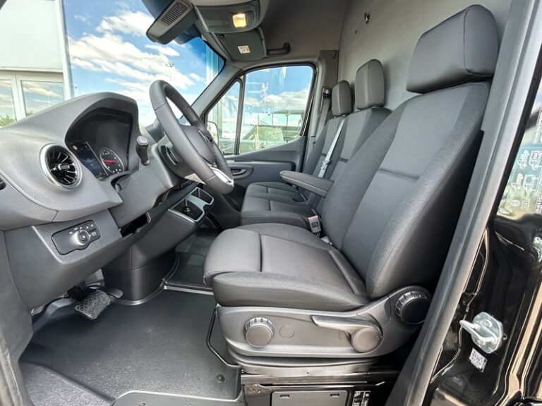 Mercedes Sprinter 319 CDI 190cv Boite Auto Fourgon !!!NEUF!!! Apple - Image 04 (July 7, 2026)
