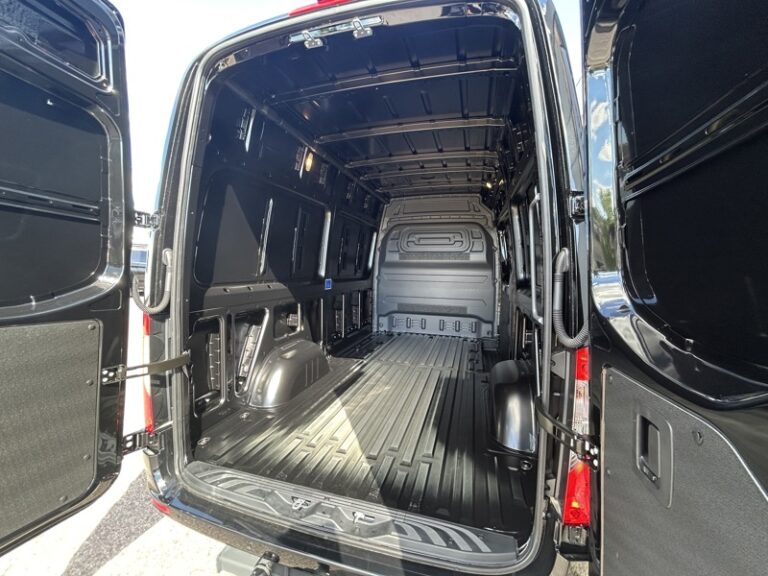 Mercedes Sprinter 319 CDI 190cv Boite Auto Fourgon !!!NEUF!!! Apple - Image 07 (July 7, 2026)