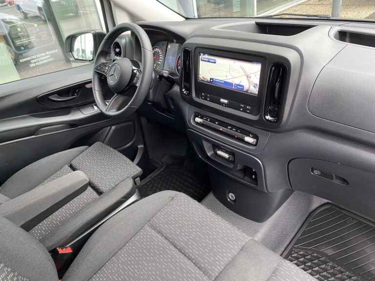Mercedes Vito NOUVEAU 116 CDI Boite Auto Fourgon Long Select 35900HT - Image 03 (July 7, 2026)