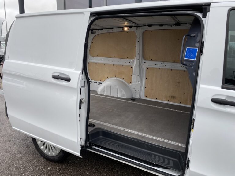 Mercedes Vito NOUVEAU 116 CDI Boite Auto Fourgon Long Select 35900HT - Image 09 (July 7, 2026)