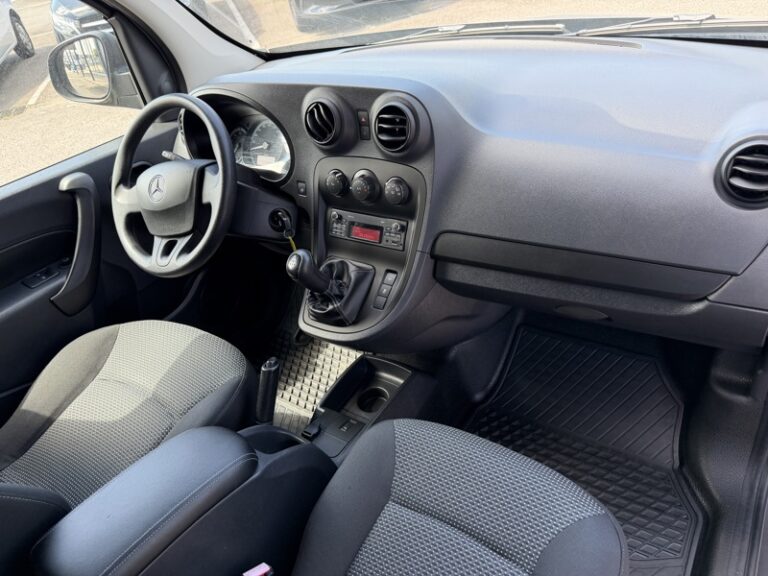 Mercedes Citan 109 CDI Fourgon Compact 10900HT - Image 03 (July 7, 2026)