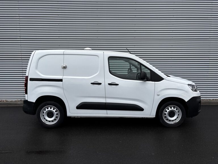 Citroën Berlingo 1.5L 100ch Club M 1000KG 11990HT - Image 08 (July 7, 2026)