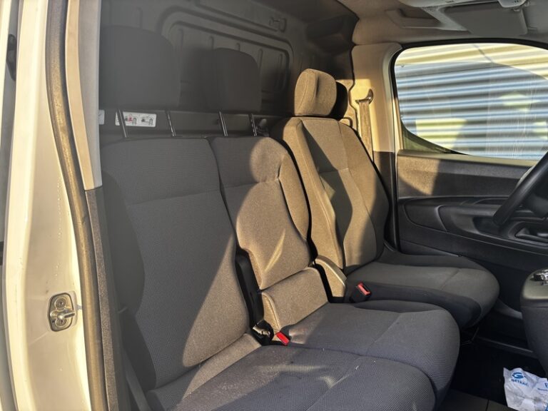 Citroën Berlingo 1.5L 130 ch EAT8 Driver M 1000KG 11990HT - Image 20 (July 7, 2026)