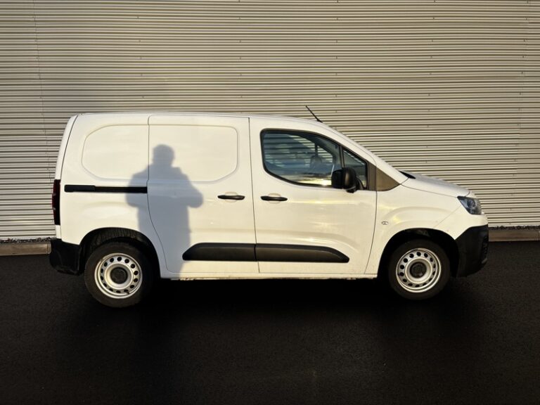Citroën Berlingo 1.5L 130 ch EAT8 Driver M 1000KG 11990HT - Image 08 (July 7, 2026)