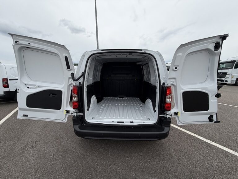 Citroën Berlingo 1.5L 100ch Pack Premium Connect M 650kg Garantie C - Image 11 (July 7, 2026)